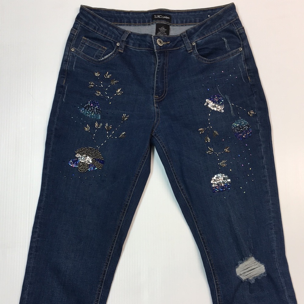 Suko women’s Skinny Distressed Jean with Bead and Sequin Details. Sz 8